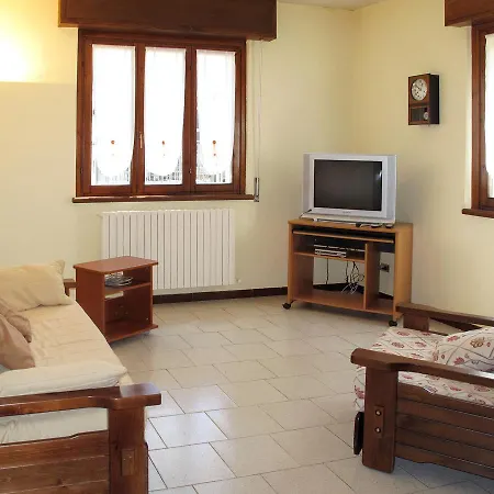 Appartamento Casa Miki-ari 210s Stazzona